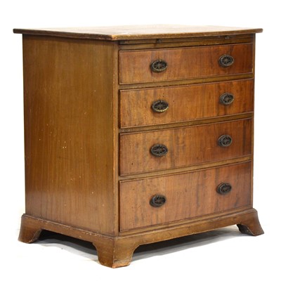 Lot 429 - Small mahogany chest of drawers