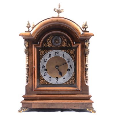 Lot 118 - German walnut mantel clock