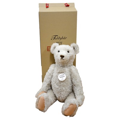 Lot 350 - Steiff 1921 replica bear, 70cm, boxed