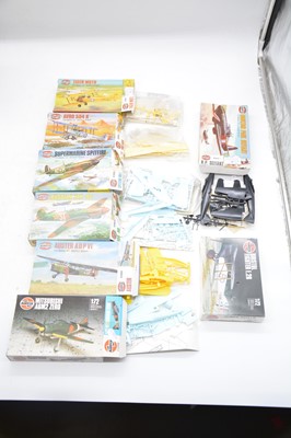 Lot 43 - Airfix 1/72 scale aircraft kits, boxed