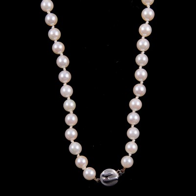 Lot 297 - A rope of cultured pearls.