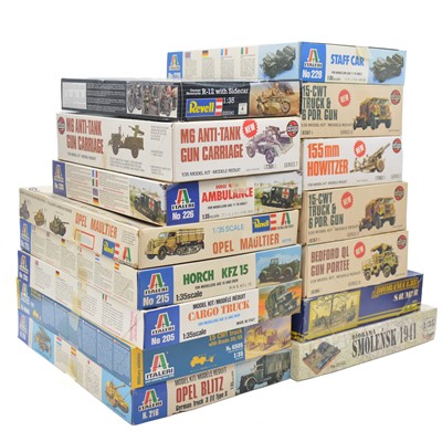 Lot 30 - Fifteen 1/35 scale model kits and dioramas, boxed