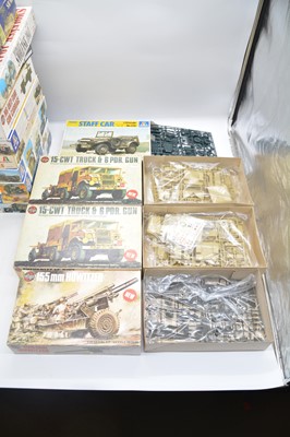 Lot 30 - Fifteen 1/35 scale model kits and dioramas, boxed