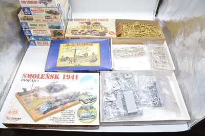 Lot 30 - Fifteen 1/35 scale model kits and dioramas, boxed