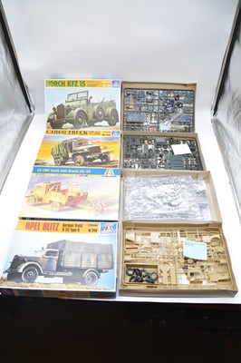 Lot 30 - Fifteen 1/35 scale model kits and dioramas, boxed