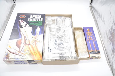 Lot 9 - Twelve Revell and Airfix scale model kits, various scales, boxed