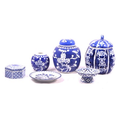 Lot 177 - Small quantity of Chinese blue and white wares