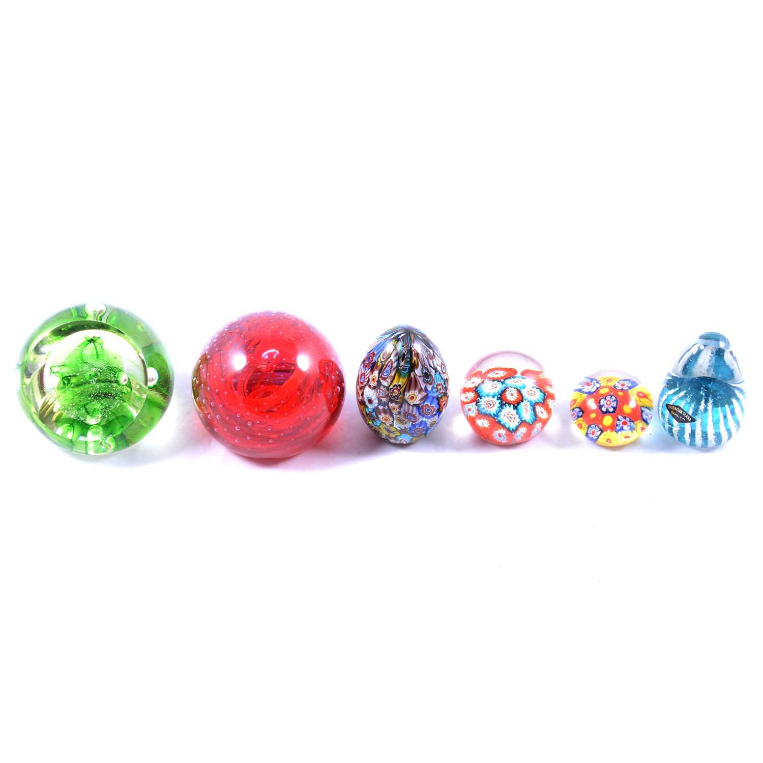 Lot 31 - Small collection of paperweights,