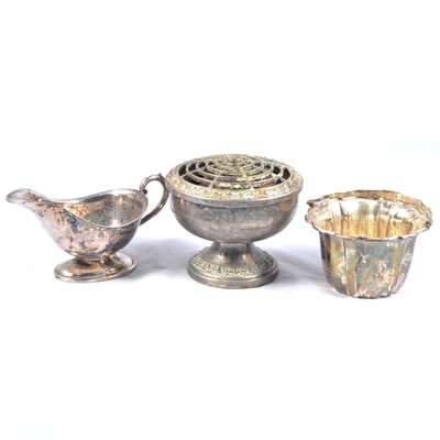 Lot 183 - Collection of plated ware