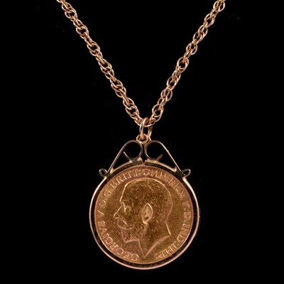 Lot 119 - A Gold Full Sovereign Coin pendant and chain.