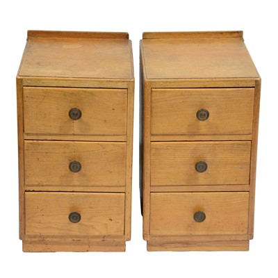 Lot 256 - Suite of light oak bedroom furniture, labelled Gordon Russell