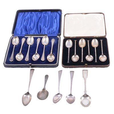 Lot 284 - Two cased sets of silver teaspoons, together with other silver cutlery, various