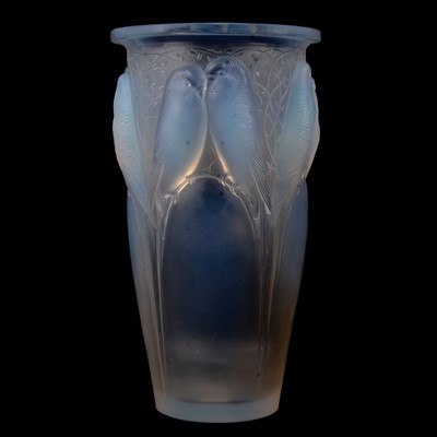 Lot 75 - René Lalique, 'Ceylan' an opalescent glass vase