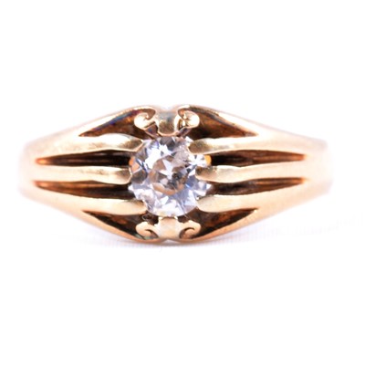 Lot 95 - A diamond solitaire ring in a gentleman's style.