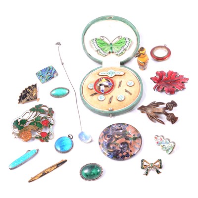 Lot 458 - A cased enamel button and brooch set, enamel butterfly brooch, niello ware and others.