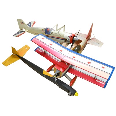 Lot 532 - Five model aircraft, four fitted with engines