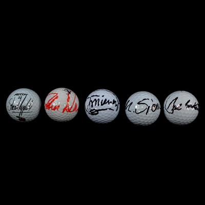 Lot 64 - Golf memorabilia: large collection of signed golf balls