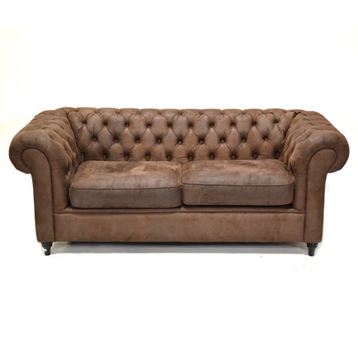 Lot 459 - Modern Chesterfield style settee