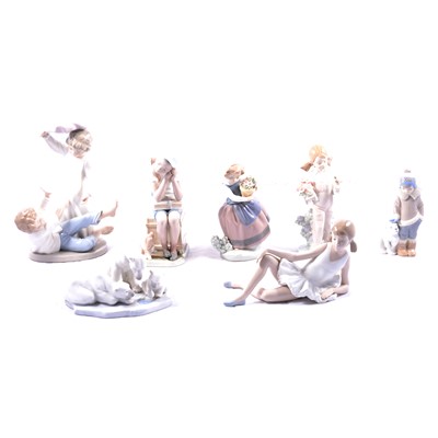 Lot 64 - Seven Lladro and Nao figurines