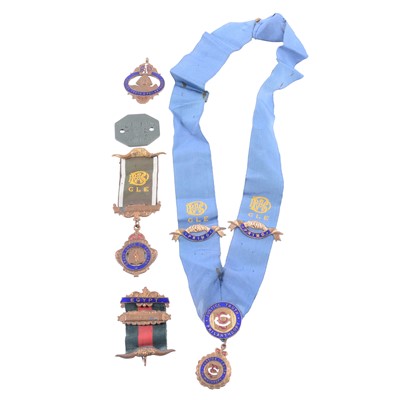 Lot 232 - Medal, jewels and badges