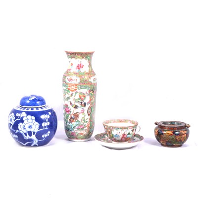 Lot 101 - Collection of Chinese ceramics and decorative wares