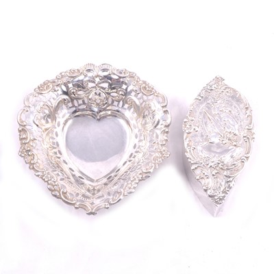 Lot 388 - A silver hinged trinket box and heart shaped sweet dish.