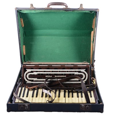 Lot 192 - Scandalli piano accordion, model Vibrante Four