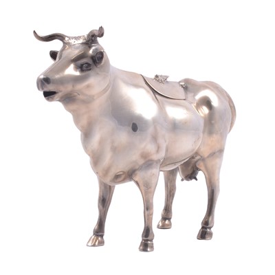 Lot 140 - Silver cow creamer