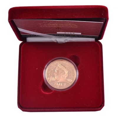 Lot 333 - Royal Mint, Queen Mother Centenary Year Gold Proof Crown.