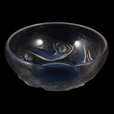 Lot 72 - René Lalique, 'Ondines' a opalescent glass bowl