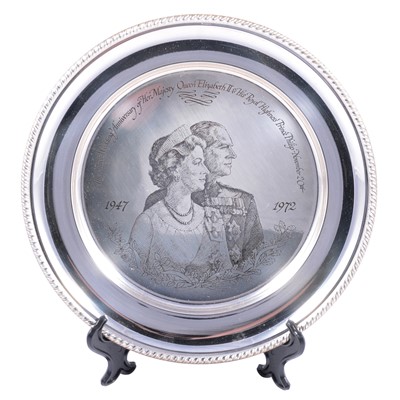 Lot 292 - A silver commemorative salver, John Pinches